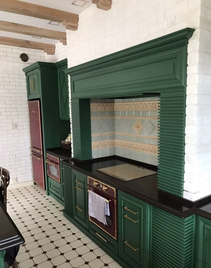 Кухни из натурального дерева